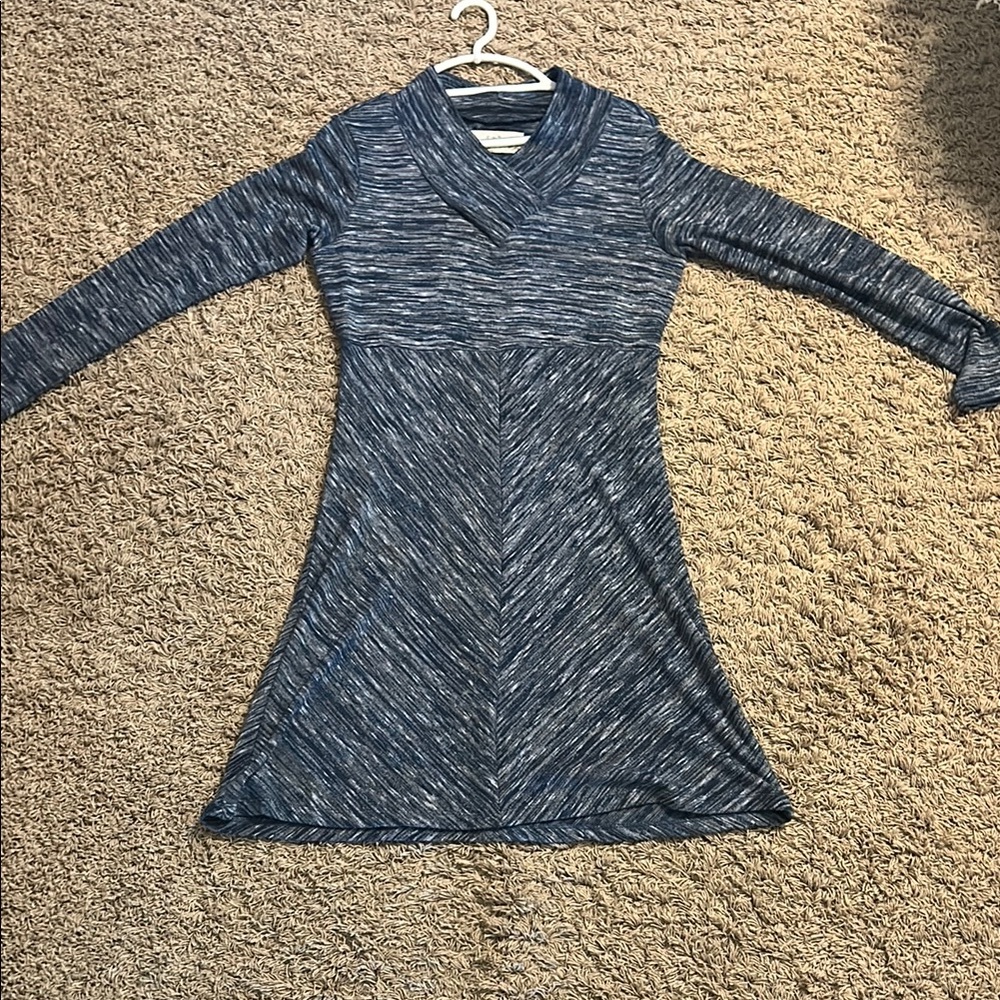 Aventura Gray V-Neck Long Sleeve Sweater Dress